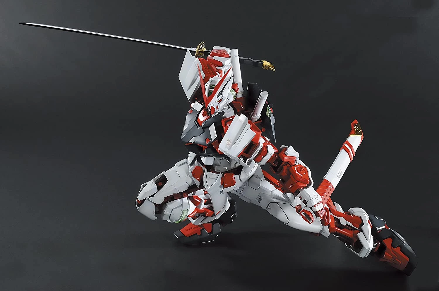 Bandai 1/60 PG Astray Red Frame Gundam Ca.30cm Großes Model Kit – Bild 2