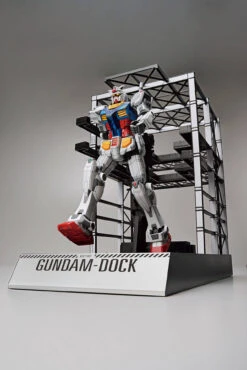 Bandai 1/144 RX-78F00 Gundam & G-Dock Factory Yokohama Ca. 14cm Groß